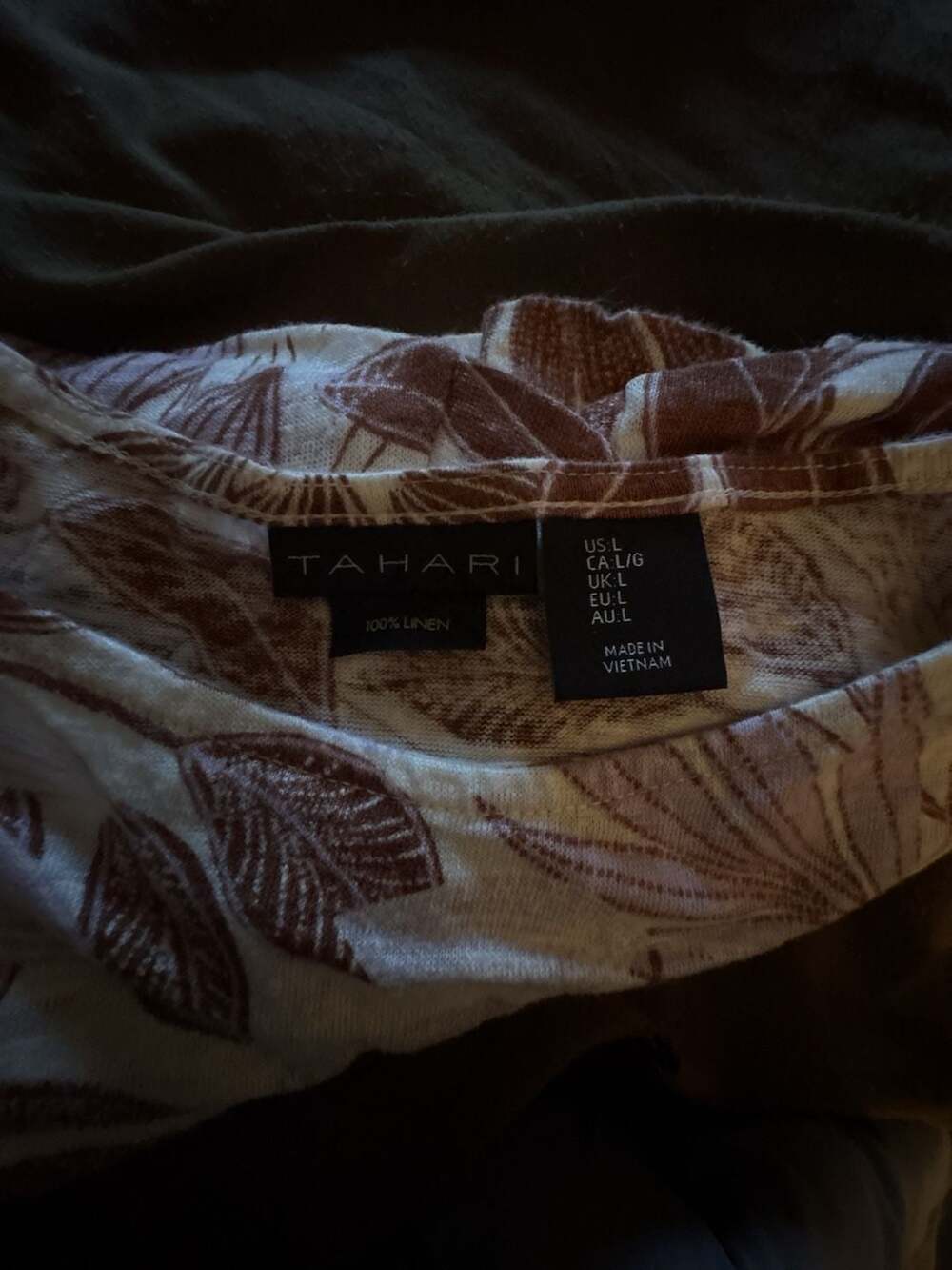 Tahari 100% Linen Leaf Print Top Size L Brown Pink Crewneck Button Accent - Picture 2 of 8